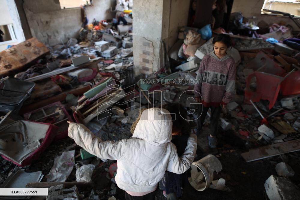 Hamas And Israel Blame Each Other For Ceasefire Delay - Gaza