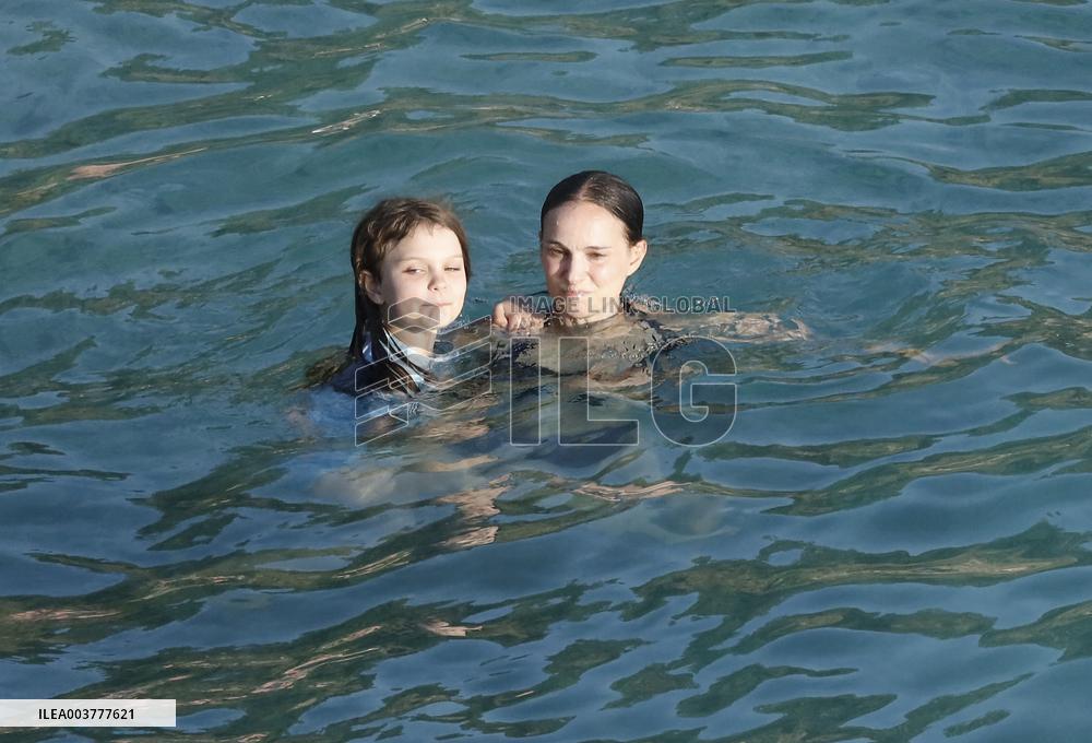 Natalie Portman Enjoying The Sun In St Barths
