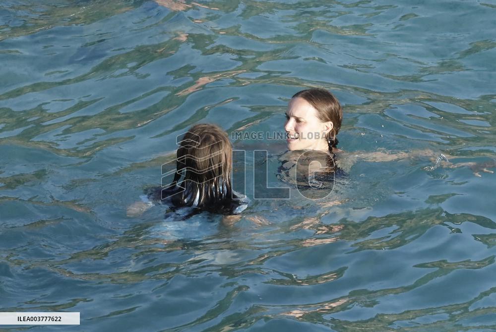 Natalie Portman Enjoying The Sun In St Barths