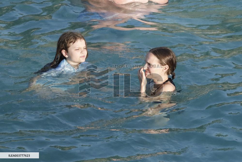 Natalie Portman Enjoying The Sun In St Barths