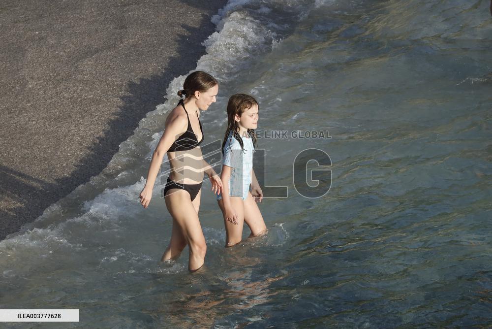 Natalie Portman Enjoying The Sun In St Barths