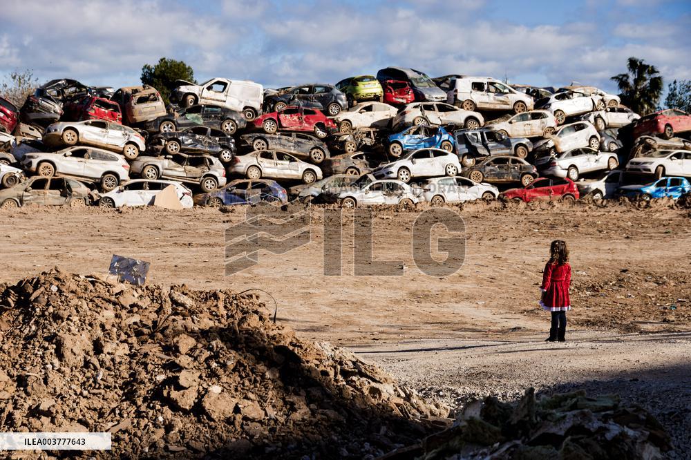 Children Enjoy Their Christmas Gifts - Valencia