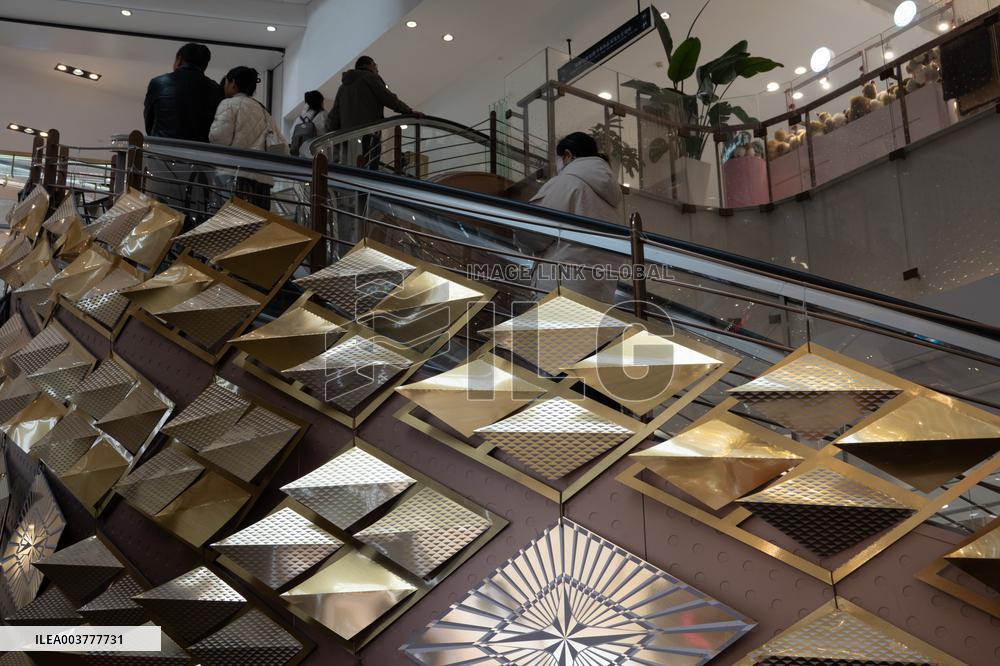 Dragon Shaped Escalator