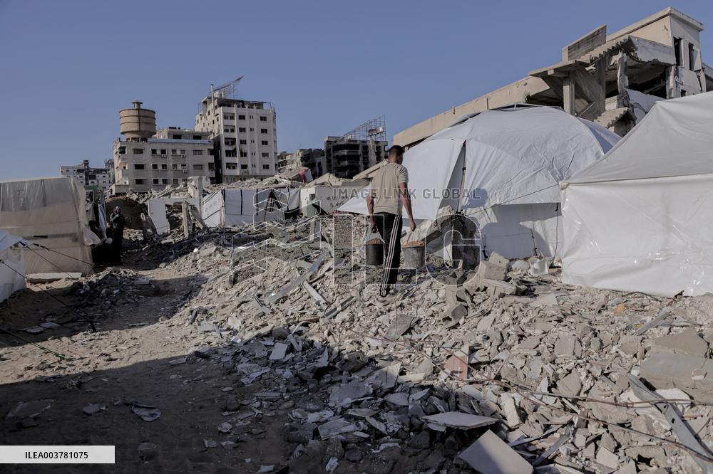 Gaza Death Toll Nears 45,000