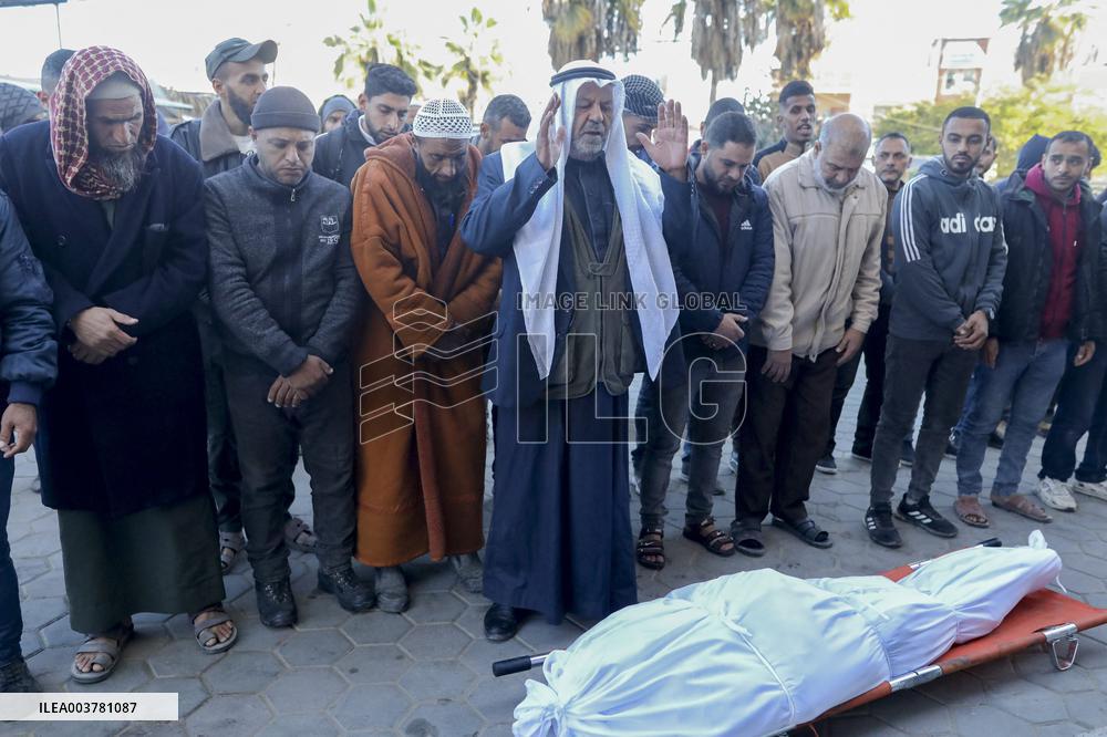 Gaza Death Toll Nears 45,000