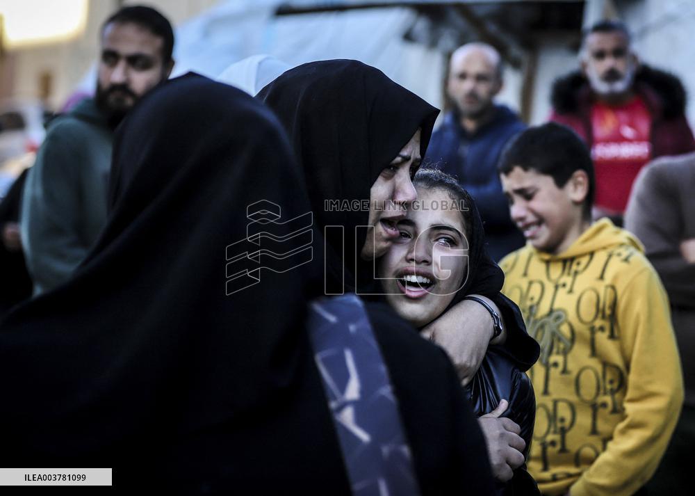 Gaza Death Toll Nears 45,000