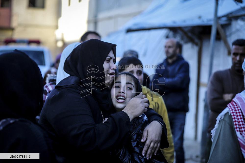 Gaza Death Toll Nears 45,000