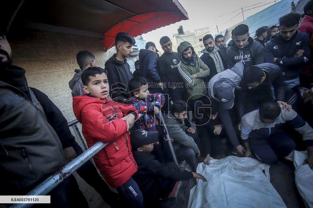 Gaza Death Toll Nears 45,000