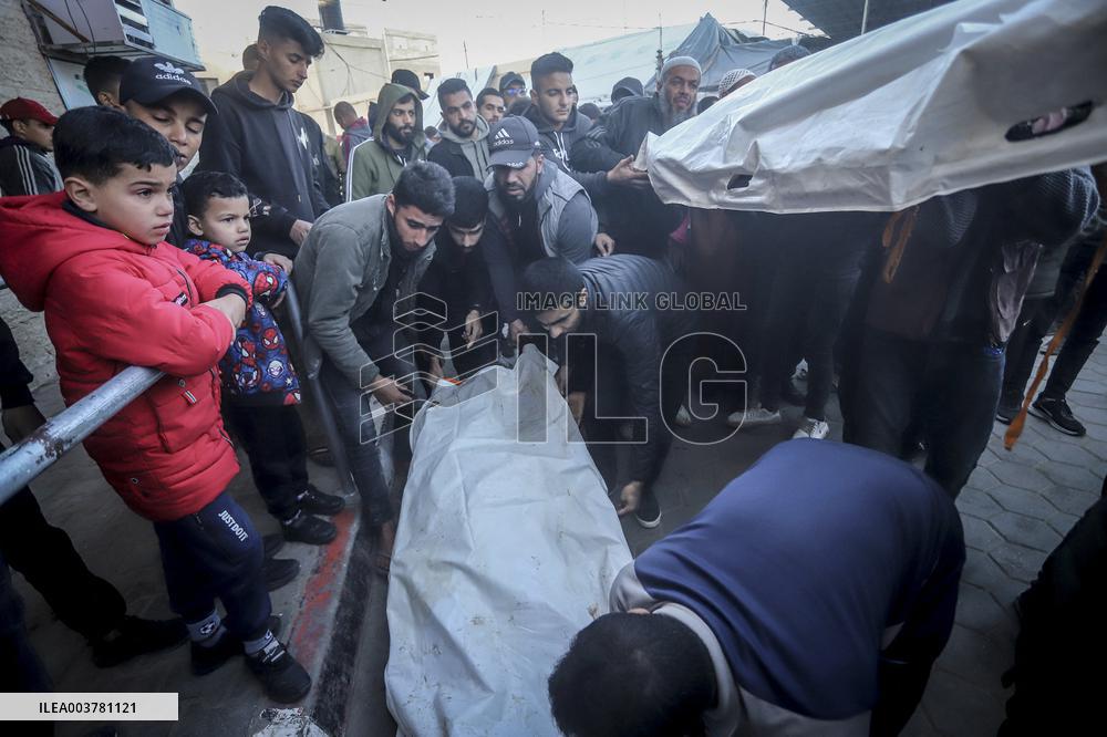 Gaza Death Toll Nears 45,000