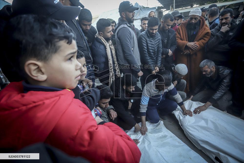 Gaza Death Toll Nears 45,000