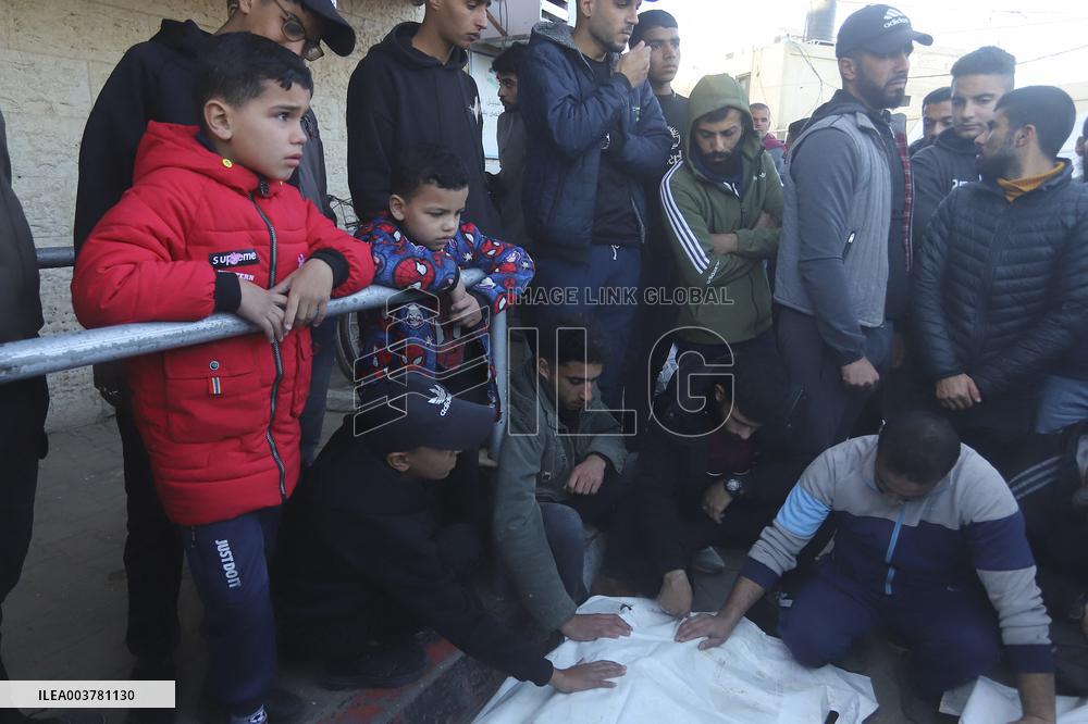 Gaza Death Toll Nears 45,000