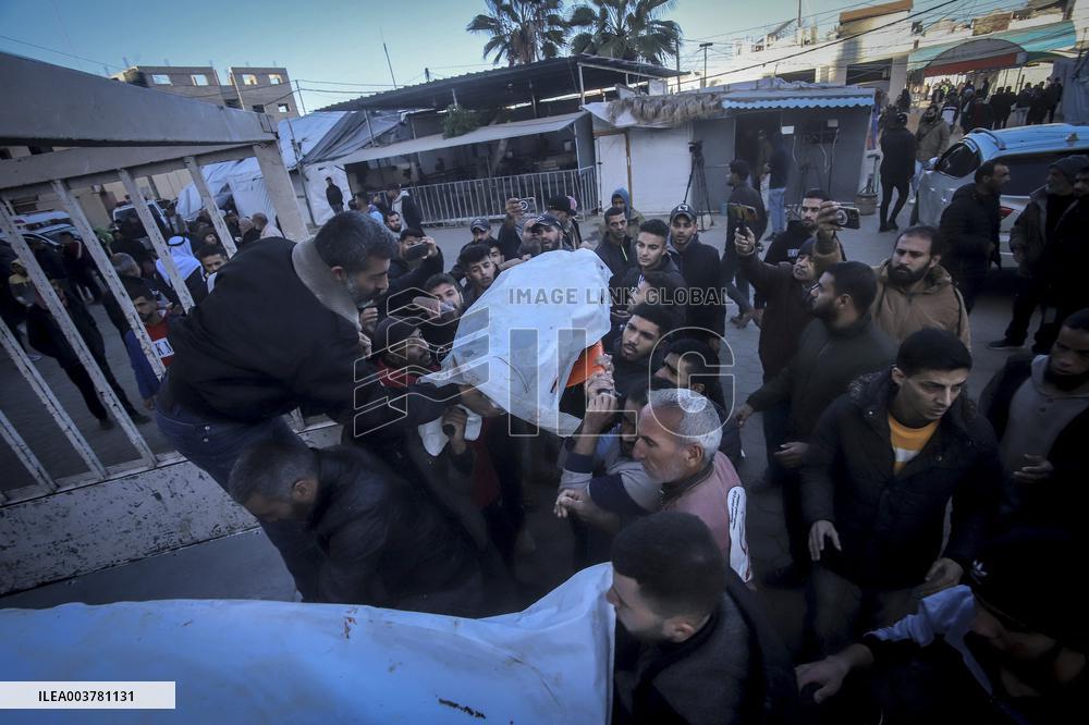 Gaza Death Toll Nears 45,000