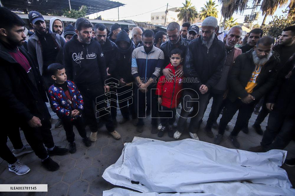 Gaza Death Toll Nears 45,000