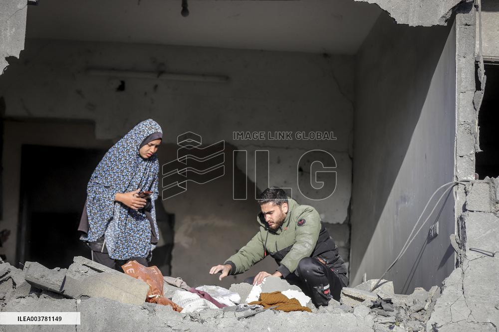 Gaza Death Toll Nears 45,000