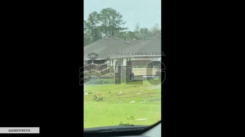 US: At Least 1 Dead As Tornadoes Tear Through Houston Area, Texas 2