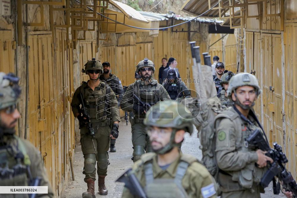 Israeli Security Measures in Hebron Old City