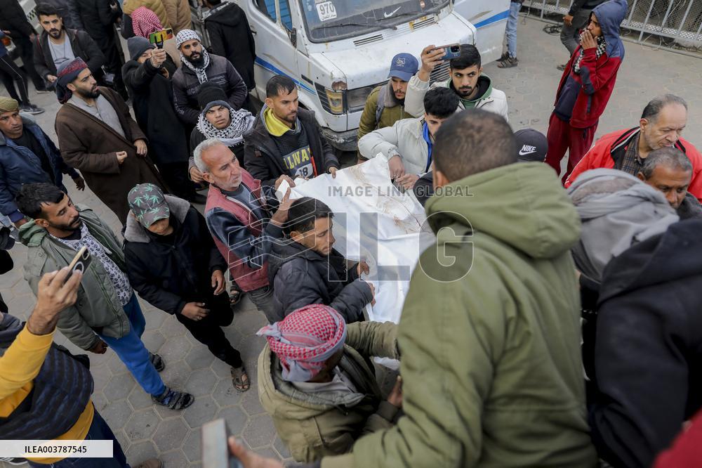 Israeli attacks on the Naami family’s home, killed 9 civilians - Gaza