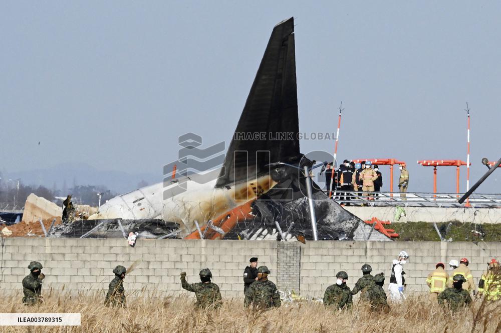 Plane crash kills 179 in S. Korea