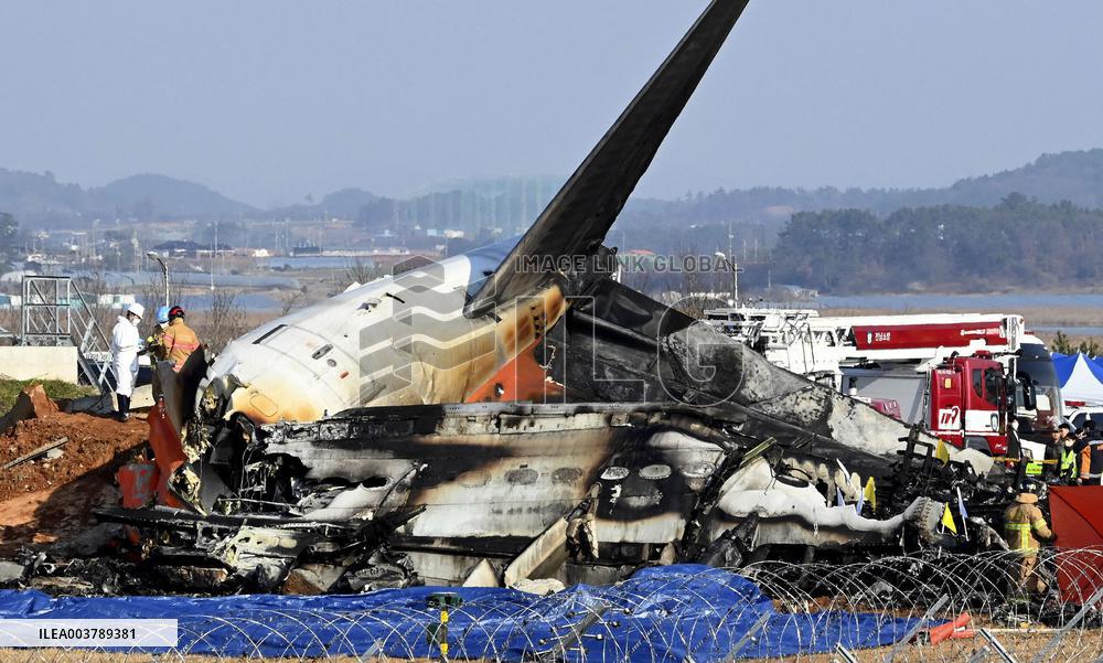 Plane crash kills 179 in S. Korea