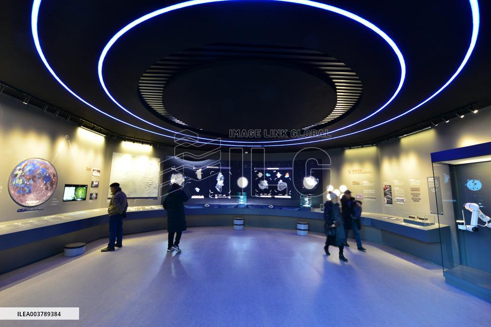 Chang 'e-5 Displayed at The Beijing Planetarium