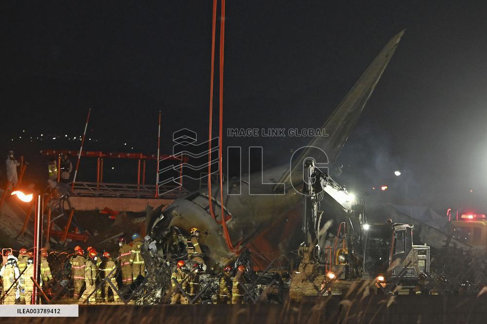 Plane crash kills 179 in S. Korea