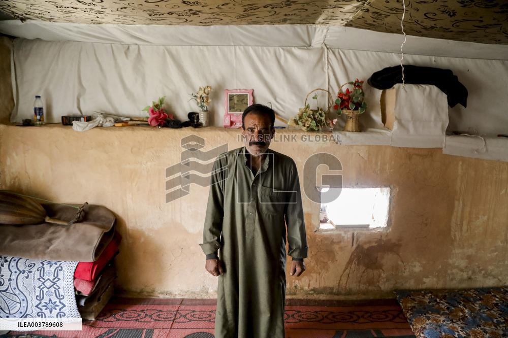 Oud Player And Singer Lost His Home - Idlib
