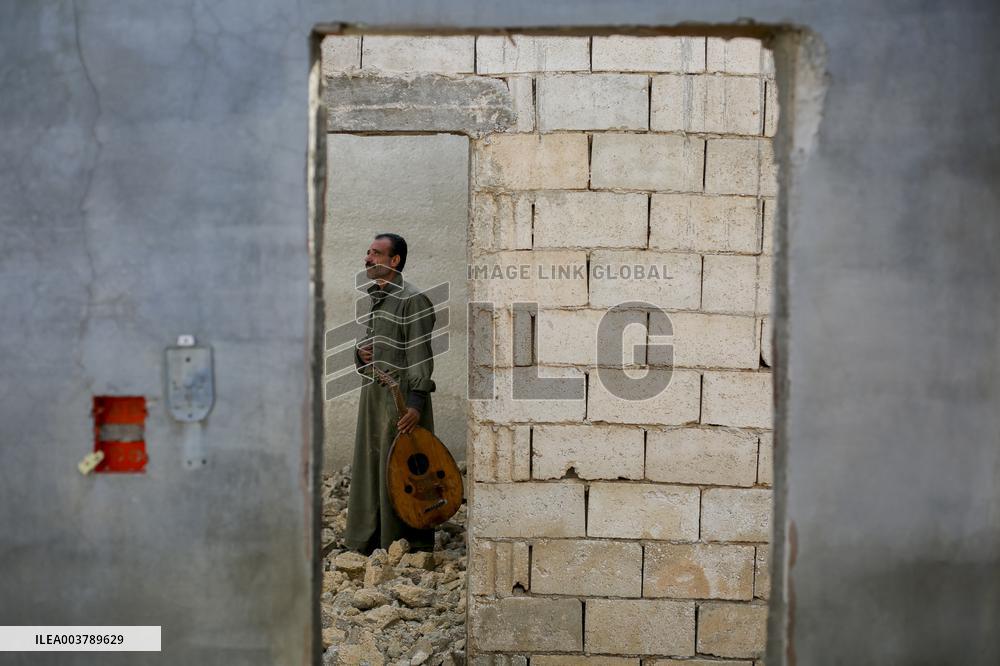 Oud Player And Singer Lost His Home - Idlib