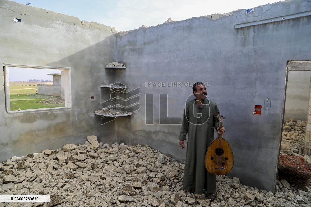 Oud Player And Singer Lost His Home - Idlib