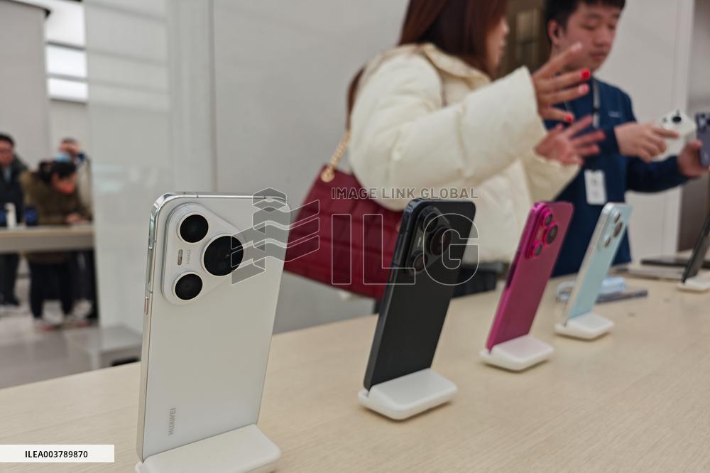 Huawei Pura Phone Promotion