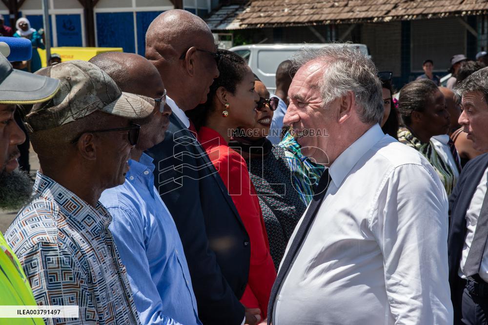 PM Bayrou Pays Tribute To Captain Florian Monnier - Mayotte