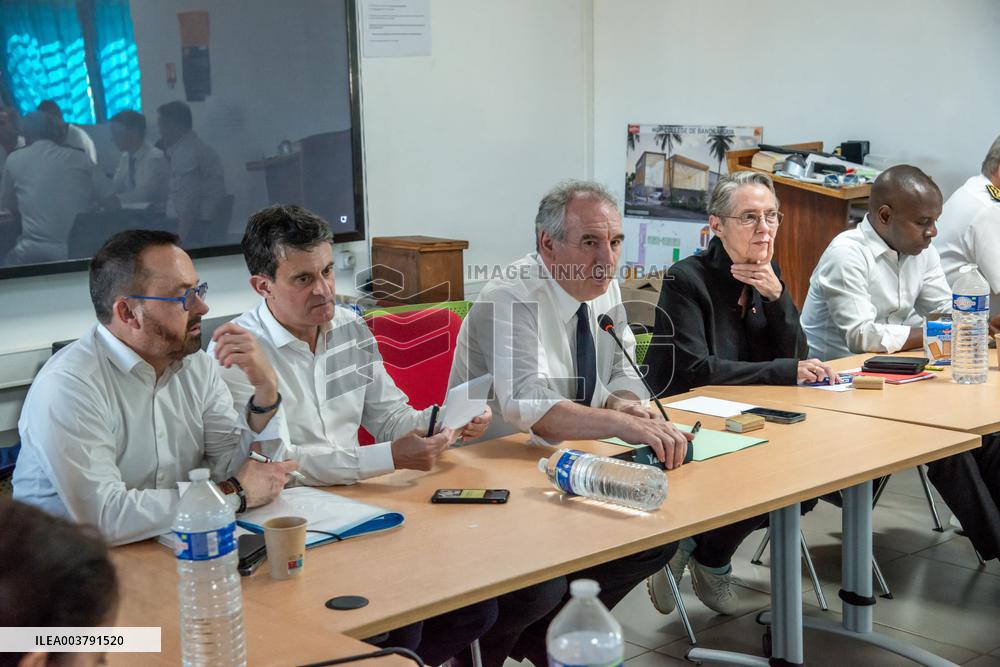 PM Bayrou Meets with Economic and Agricultural Players - Mayotte