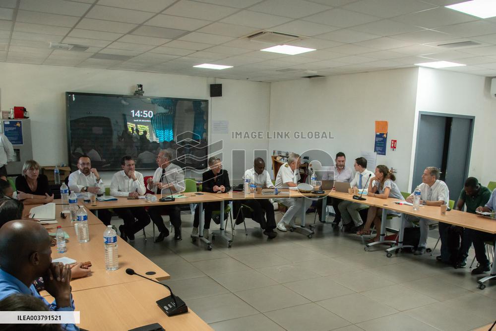 PM Bayrou Meets with Economic and Agricultural Players - Mayotte