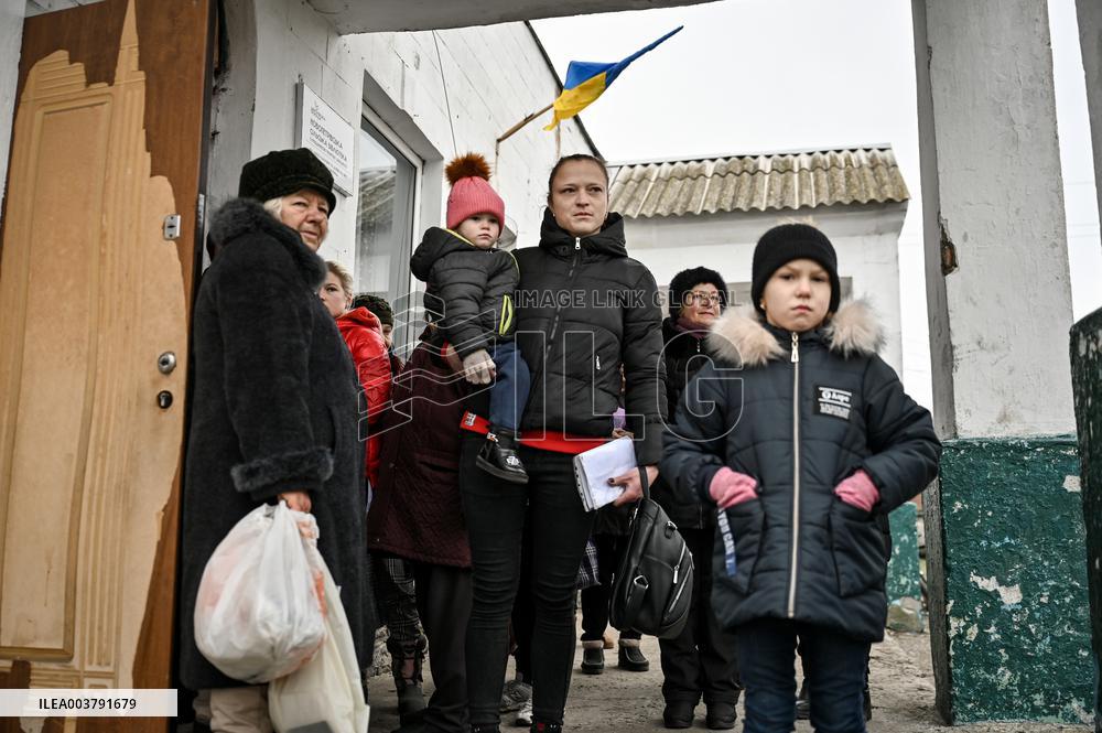 Garden of Nativity Scenes cultural project performs in frontline villages of Zaporizhzhia region