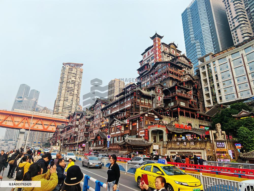 Hongya Cave in Chongqing
