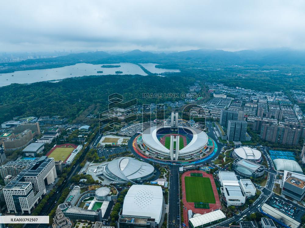Huanglong Sports Centre