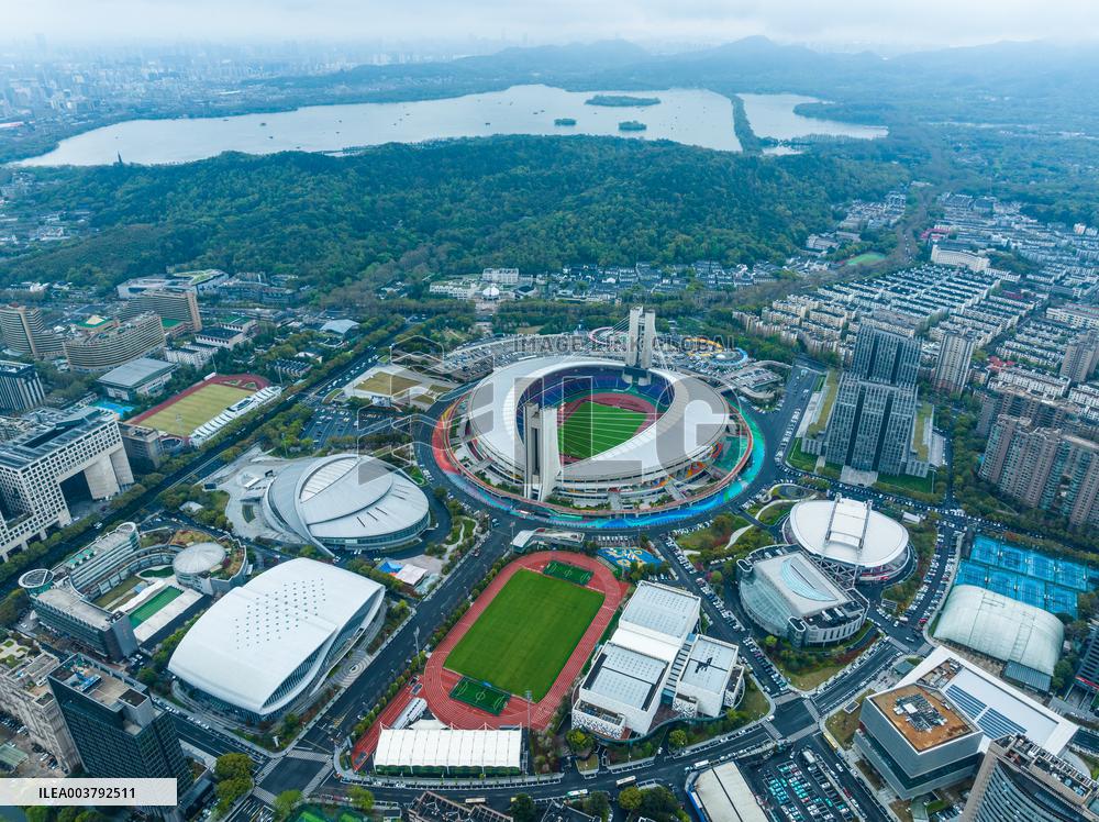Huanglong Sports Centre