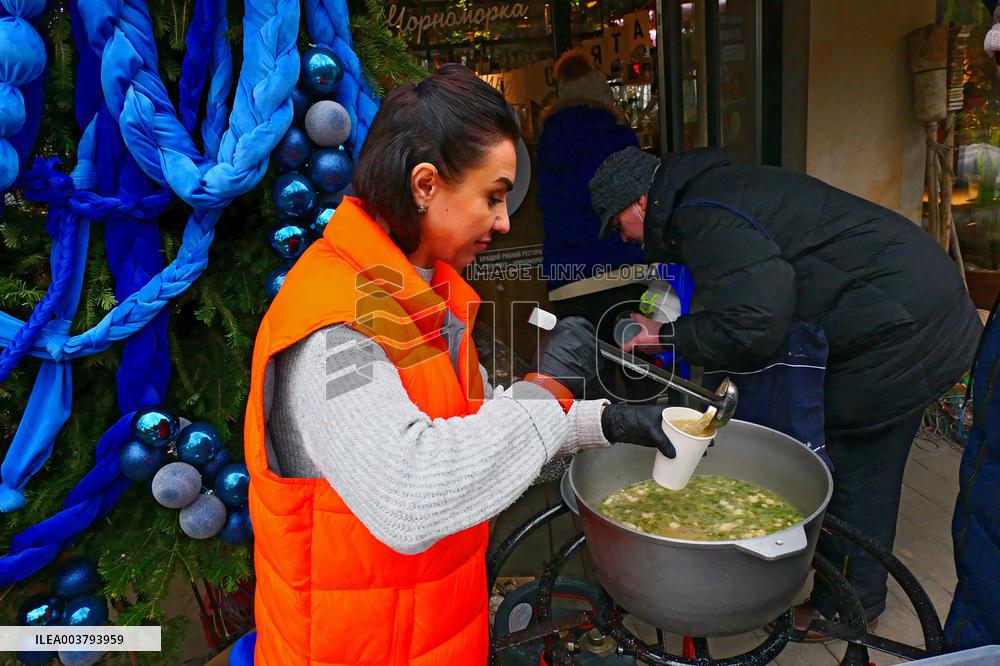 Free meals provided for elderly people in Uzhhorod