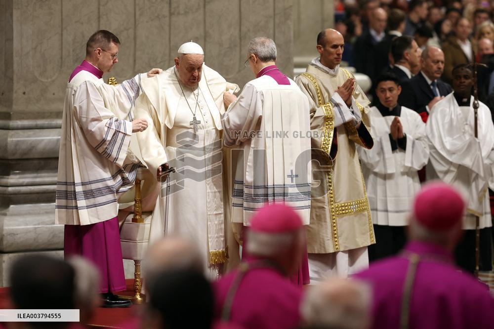 Pope Francis Leads Vespers And Te Deum On New Year's Eve - Vatican