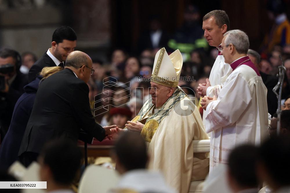 Pope Francis celebrates Holy Mass on the Solemnity of Mary Most Holy Mother of God
Thursday, 1 January, Altar of the Confessio,
