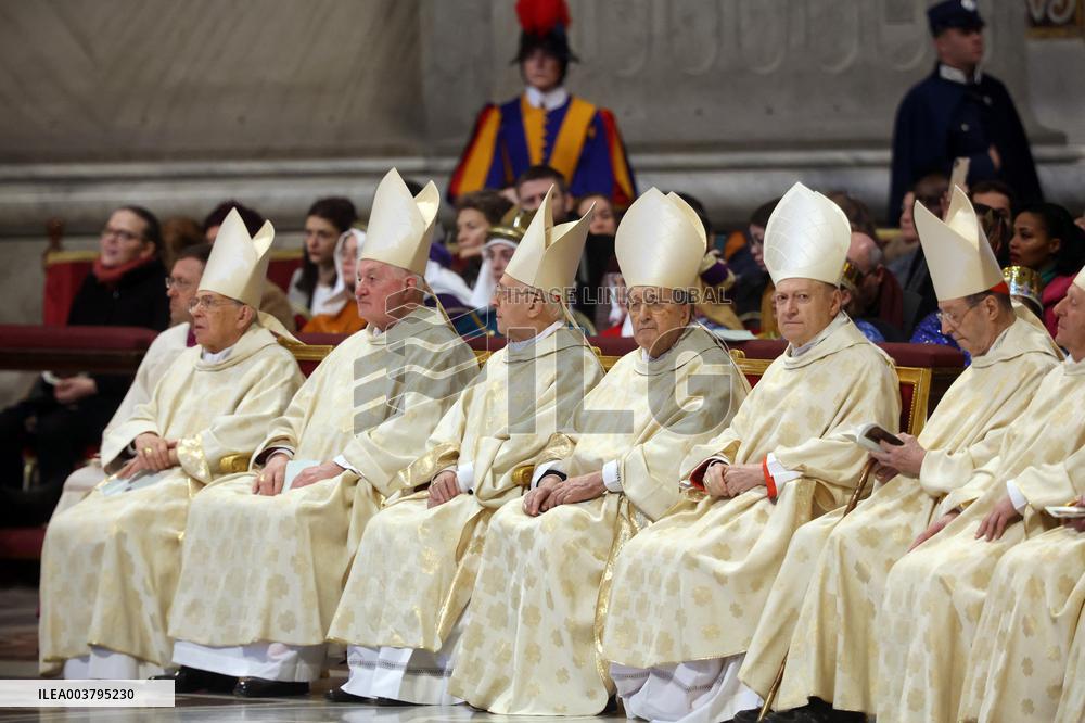 Pope Francis celebrates Holy Mass on the Solemnity of Mary Most Holy Mother of God
Thursday, 1 January, Altar of the Confessio,