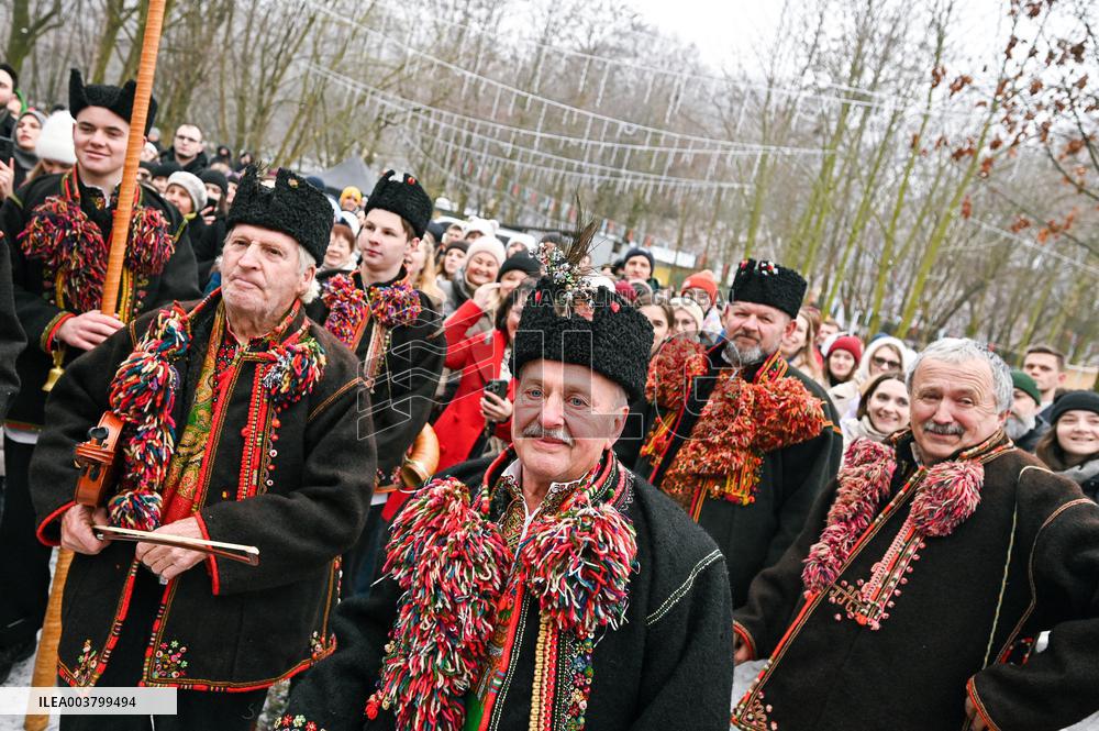 Bazaar of Good in Lviv support³ stray animals