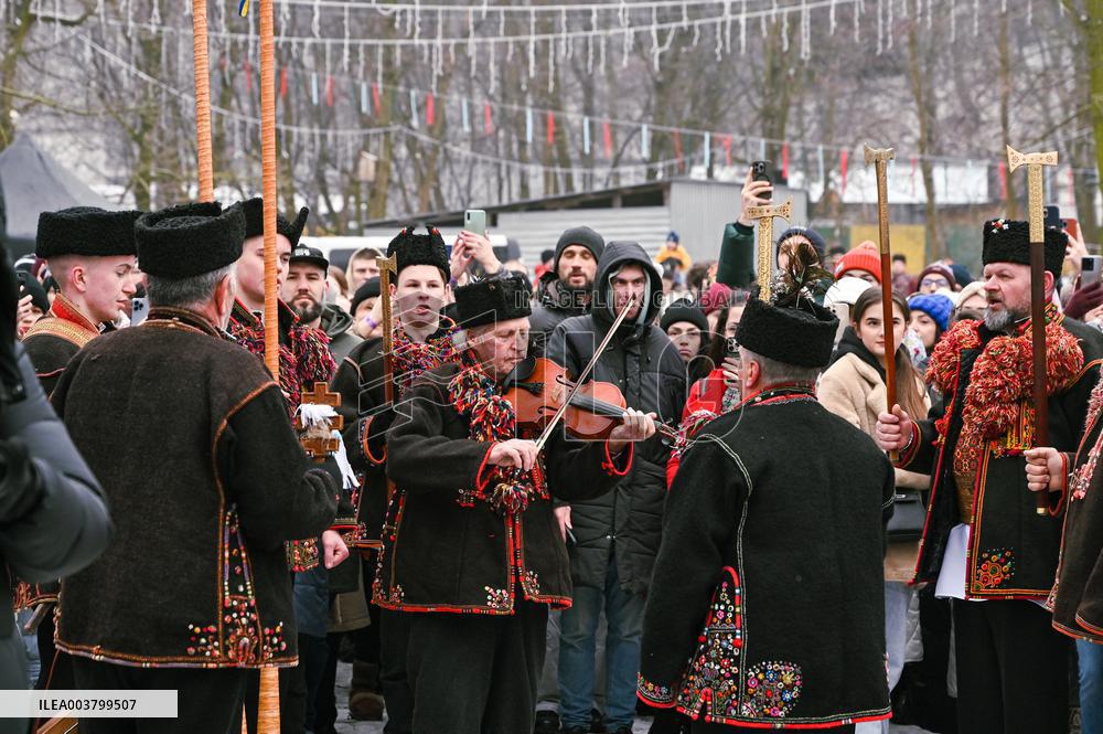 Bazaar of Good in Lviv support³ stray animals