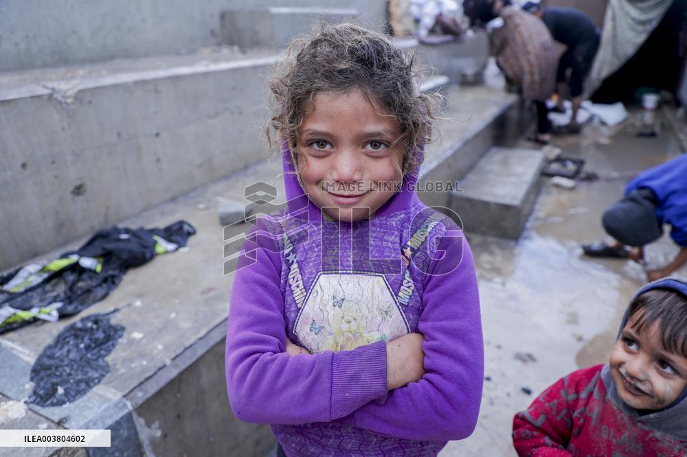 Displaced Families Suffer Harsh Weather Conditions - Gaza