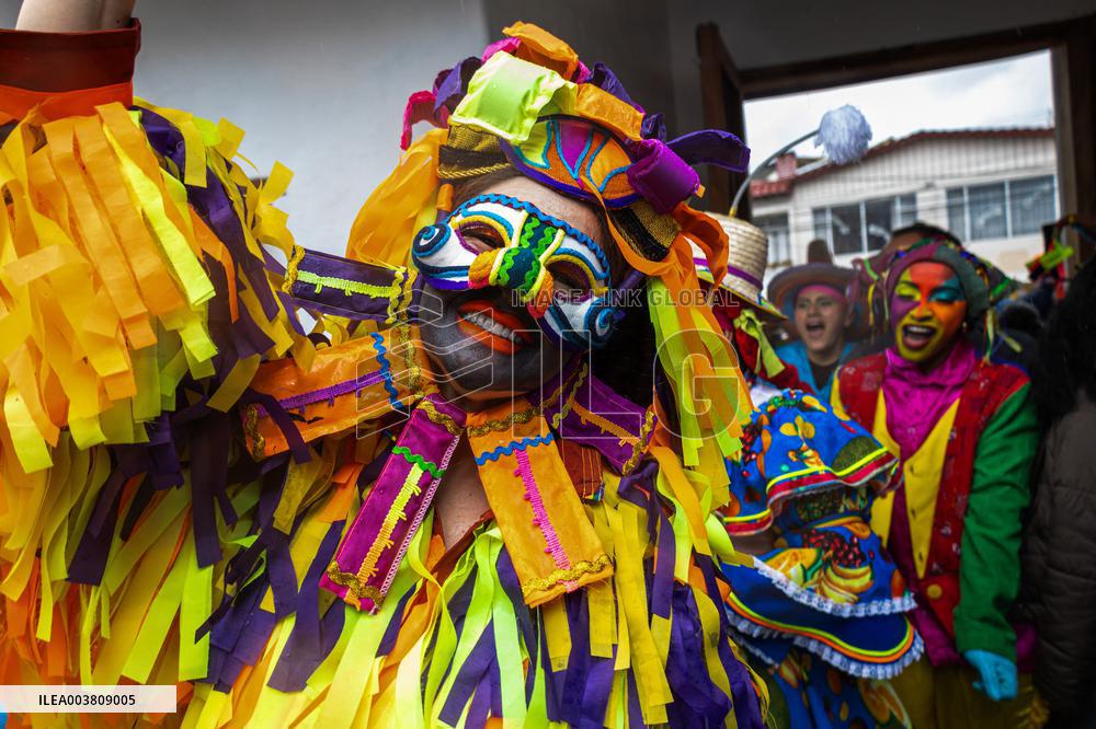 Carnaval de Negros y Blancos - Black and Whites Carnival