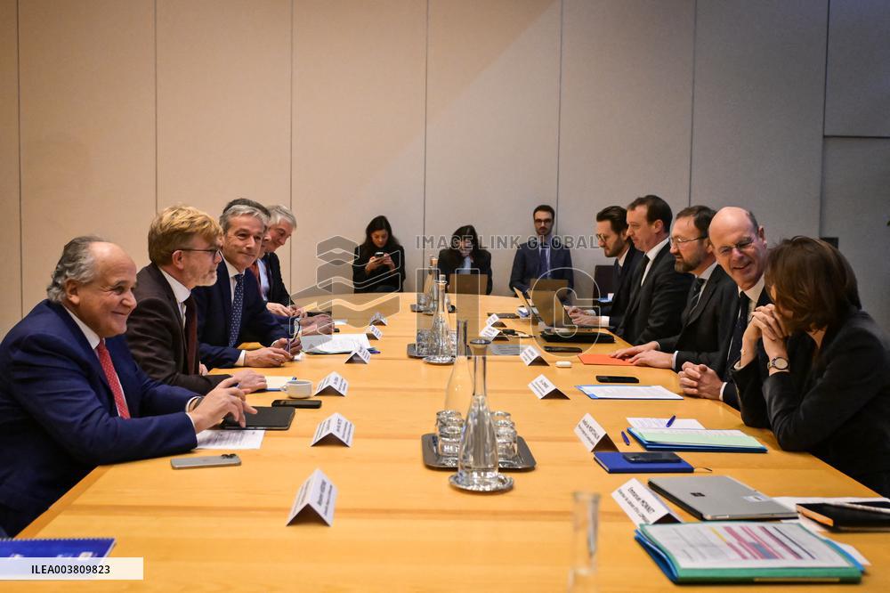 Meetings between political parties and parliamentary groups on the preparation of the 2025 Budget in Paris FA