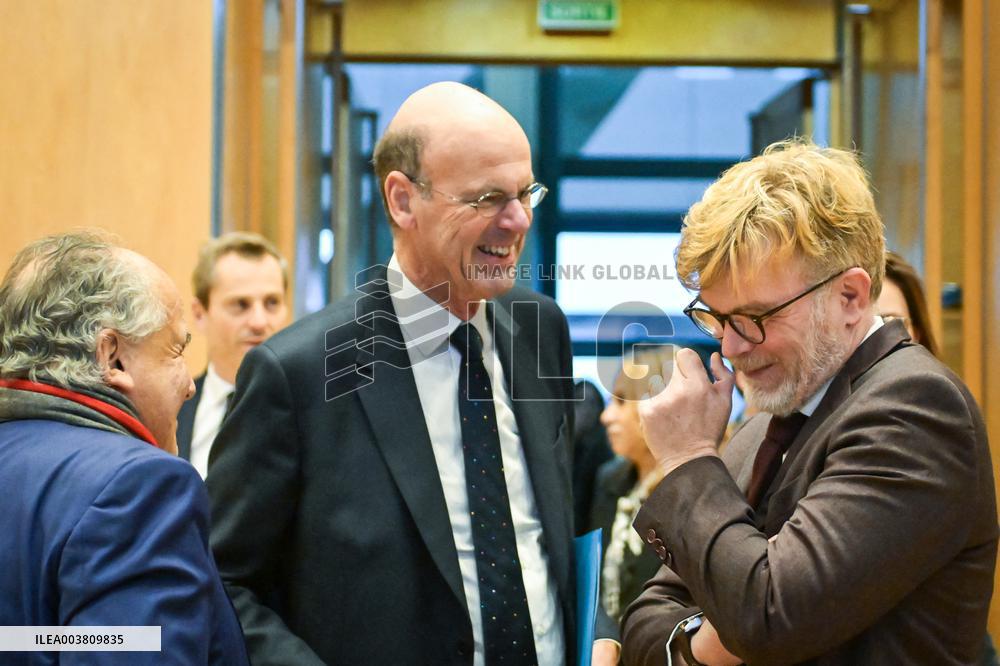 Meetings between political parties and parliamentary groups on the preparation of the 2025 Budget in Paris FA