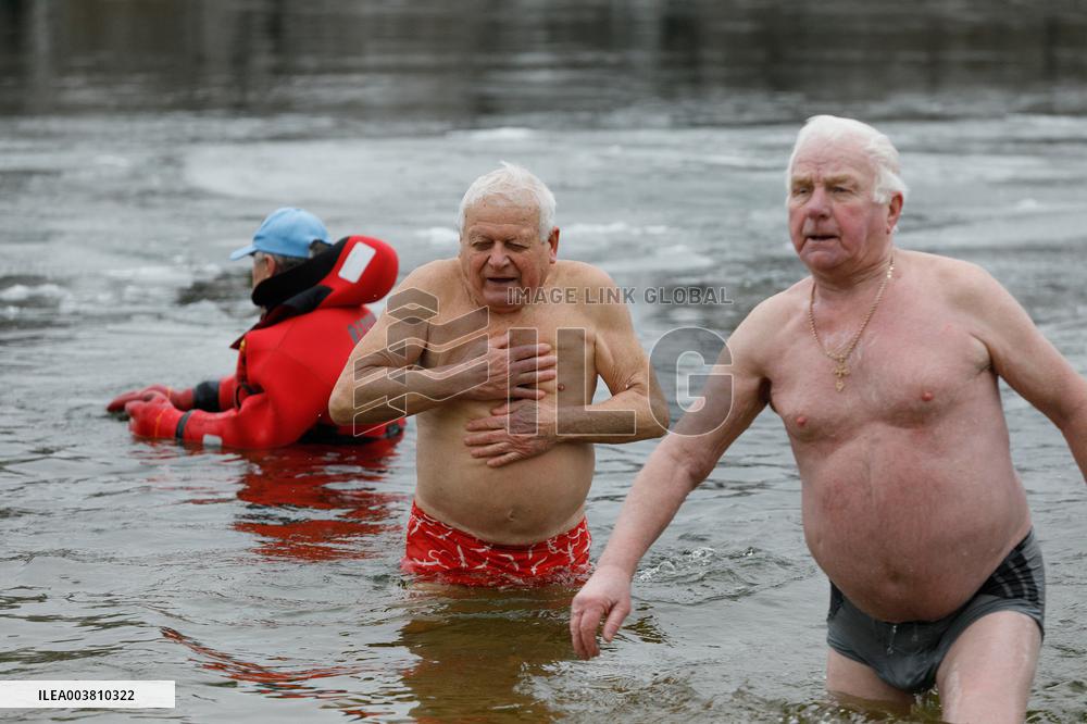 Epiphany celebration in Kyivs Hidropark