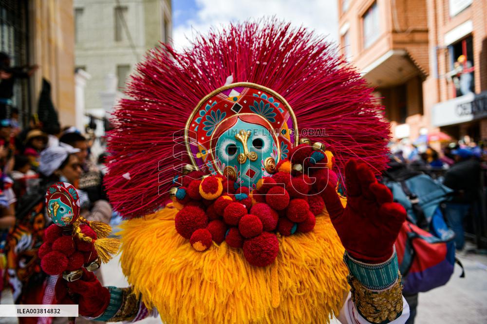 Carnaval de Negros y Blancos - Black and Whites Carnival - Desfile Magno