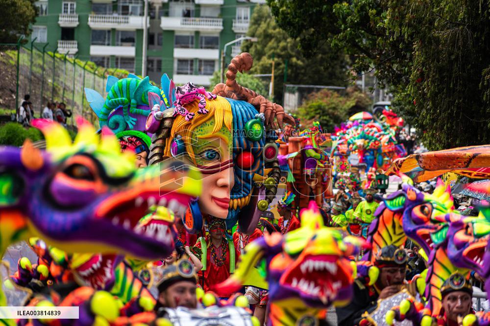 Carnaval de Negros y Blancos - Black and Whites Carnival - Desfile Magno