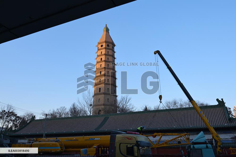 Chengtian Temple Pagoda Spire Damaged in Yinchuan